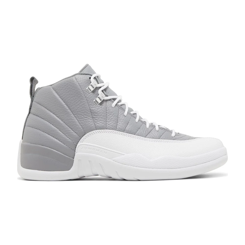 Tenis Jordan 12 Stealth
