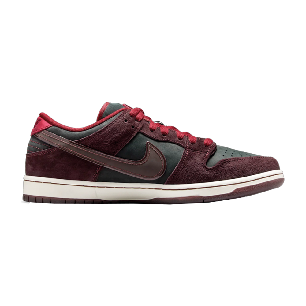 NIKE SB DUNK LOW RIOT SKATESHOP